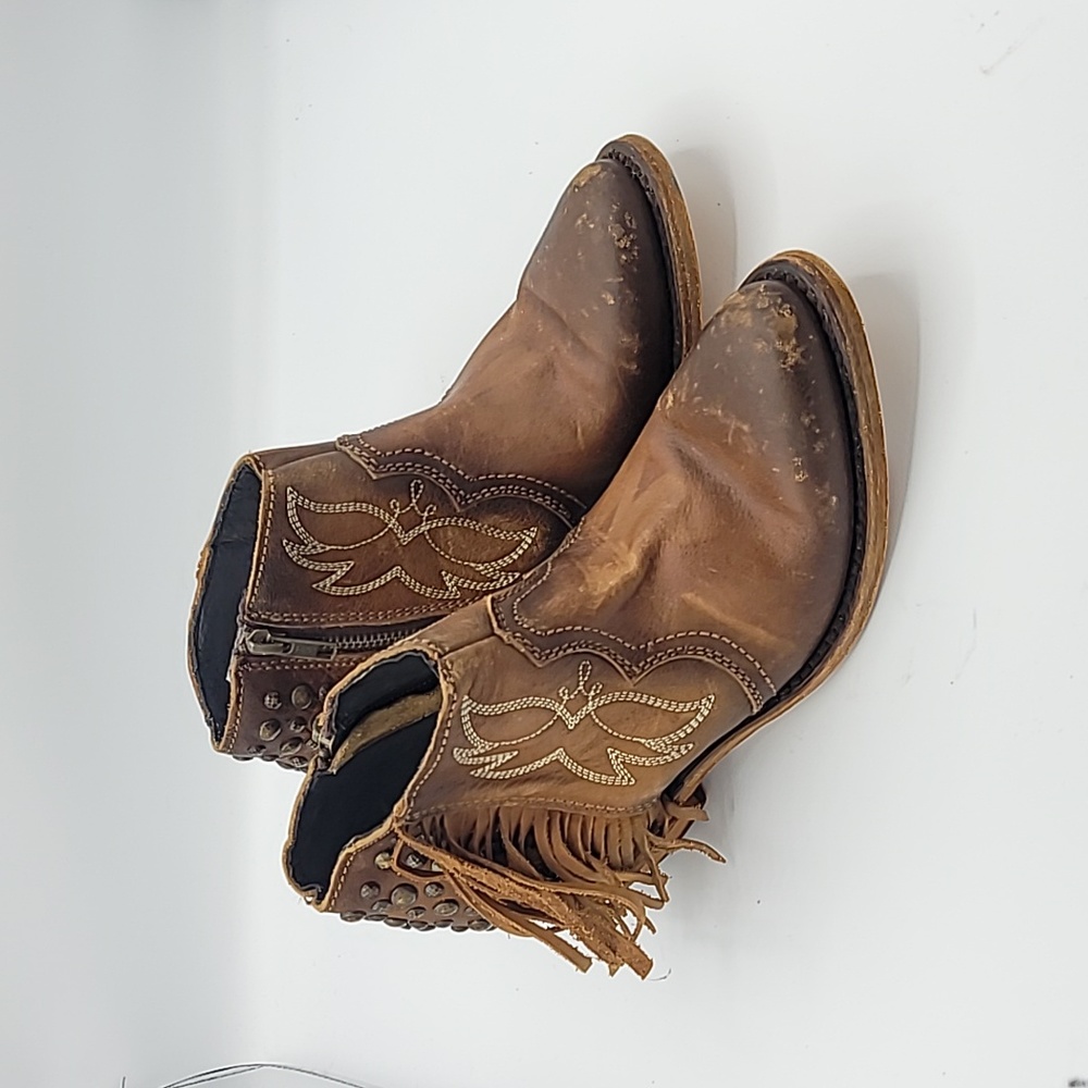 Liberty Black Studded Western Distressed Leather Embroidered Ankle Boot Size 6 M